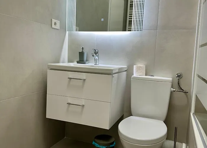 Апартаменты Alex Mnl Lux Appartment- Free Parking